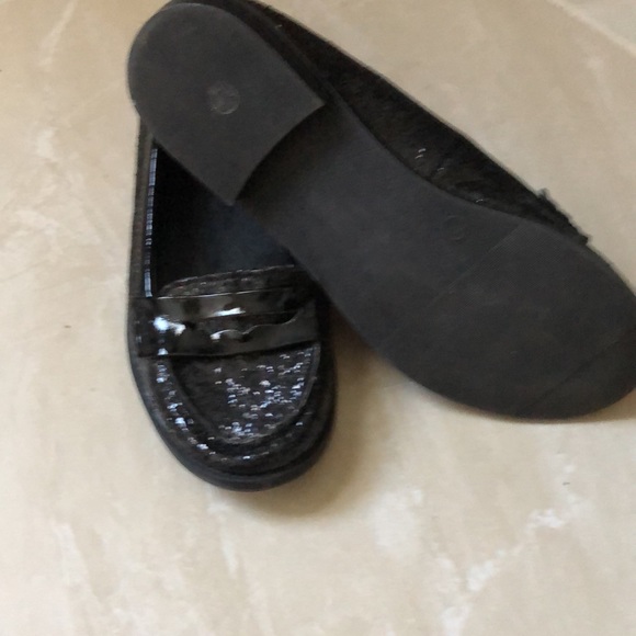 Black patent flat loafer - Picture 2 of 3